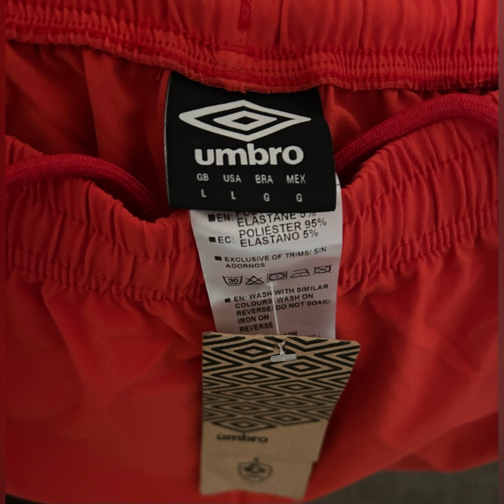 Umbro Authentic S.D. Aucas Soccer Futbol Ecuador Red Shorts Men’s Sz: L - Picture 4 of 5